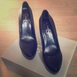 Jessica Simpson-Waleo